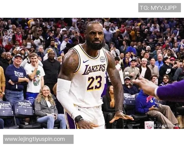 詹姆斯开局火热展现侵略性为拉拉维亚球队奠定胜利基调